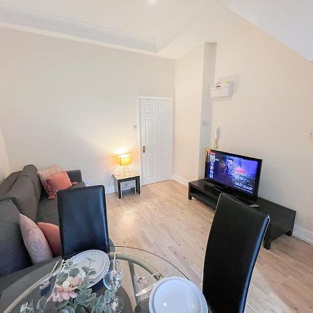1-Bedroom Flat With Small Garden & Paid Parking In Finsbury Park, Highbury Londres Exterior foto