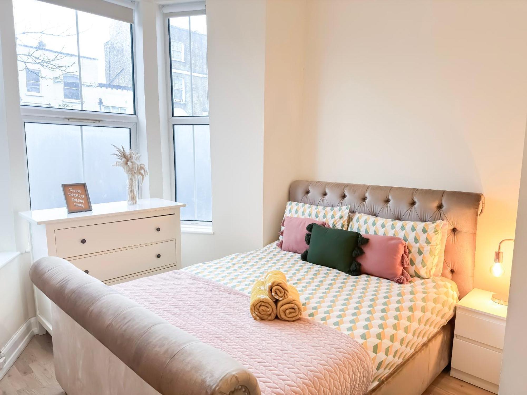 1-Bedroom Flat With Small Garden & Paid Parking In Finsbury Park, Highbury Londres Exterior foto