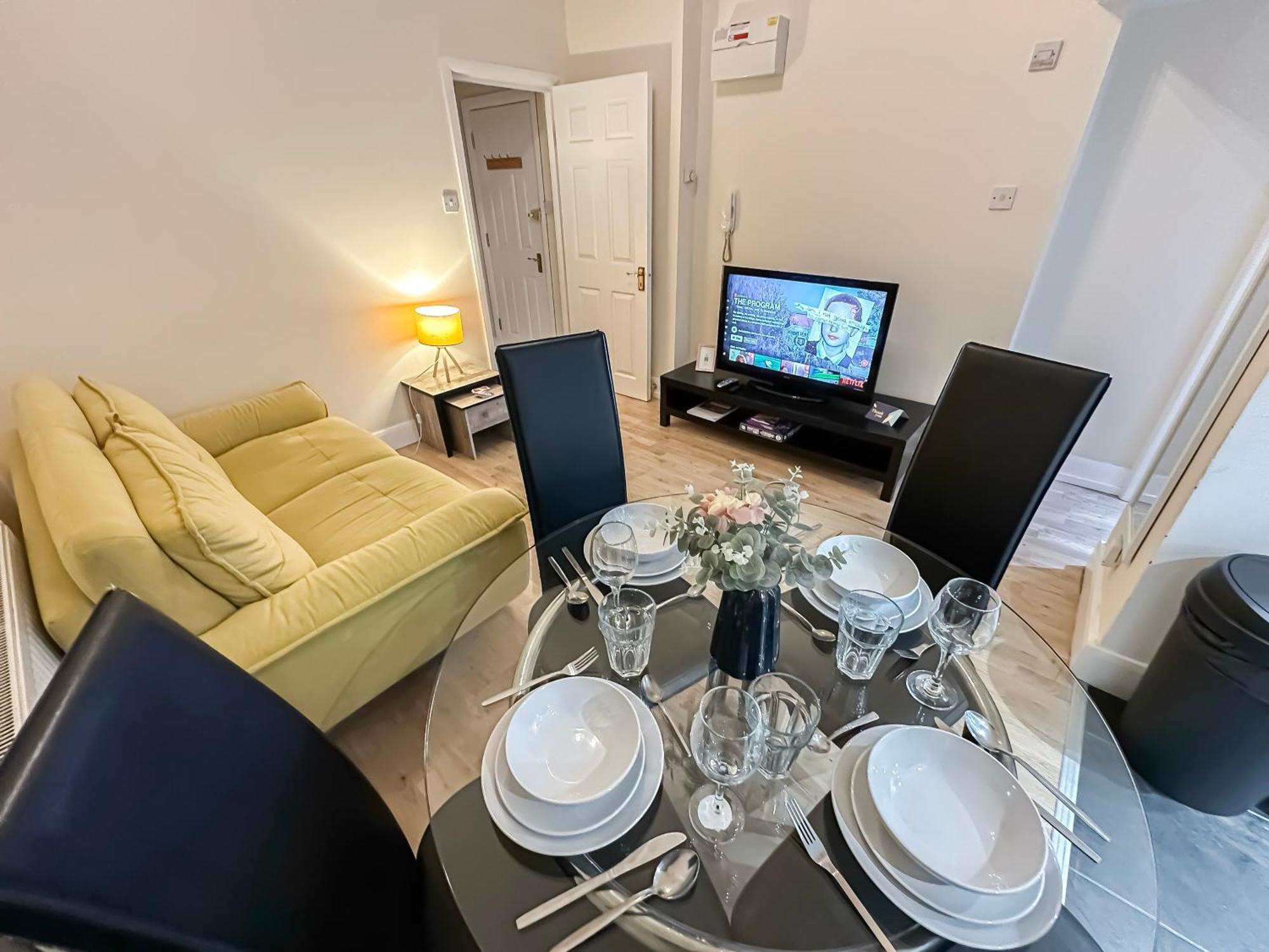 1-Bedroom Flat With Small Garden & Paid Parking In Finsbury Park, Highbury Londres Exterior foto