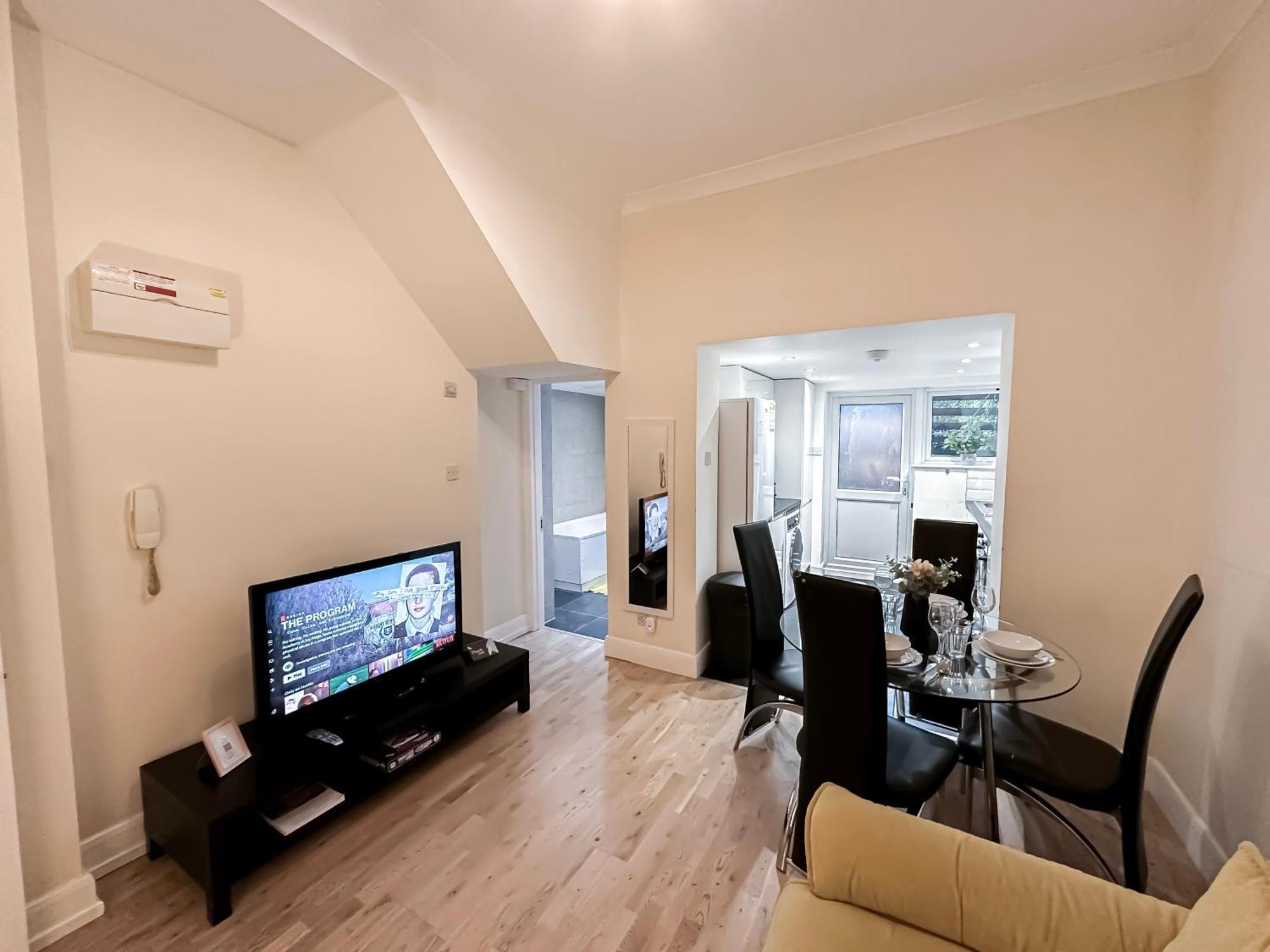 1-Bedroom Flat With Small Garden & Paid Parking In Finsbury Park, Highbury Londres Exterior foto