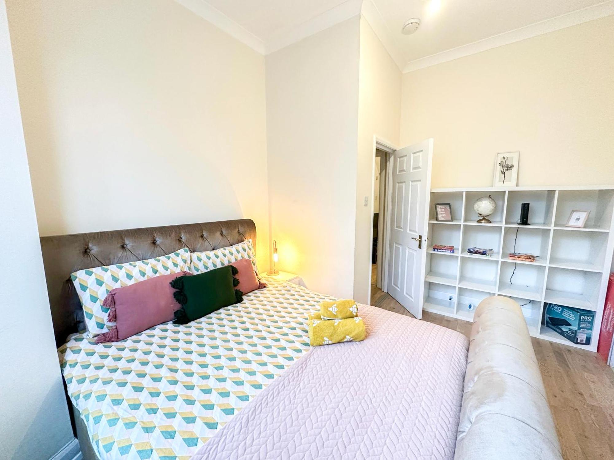 1-Bedroom Flat With Small Garden & Paid Parking In Finsbury Park, Highbury Londres Exterior foto