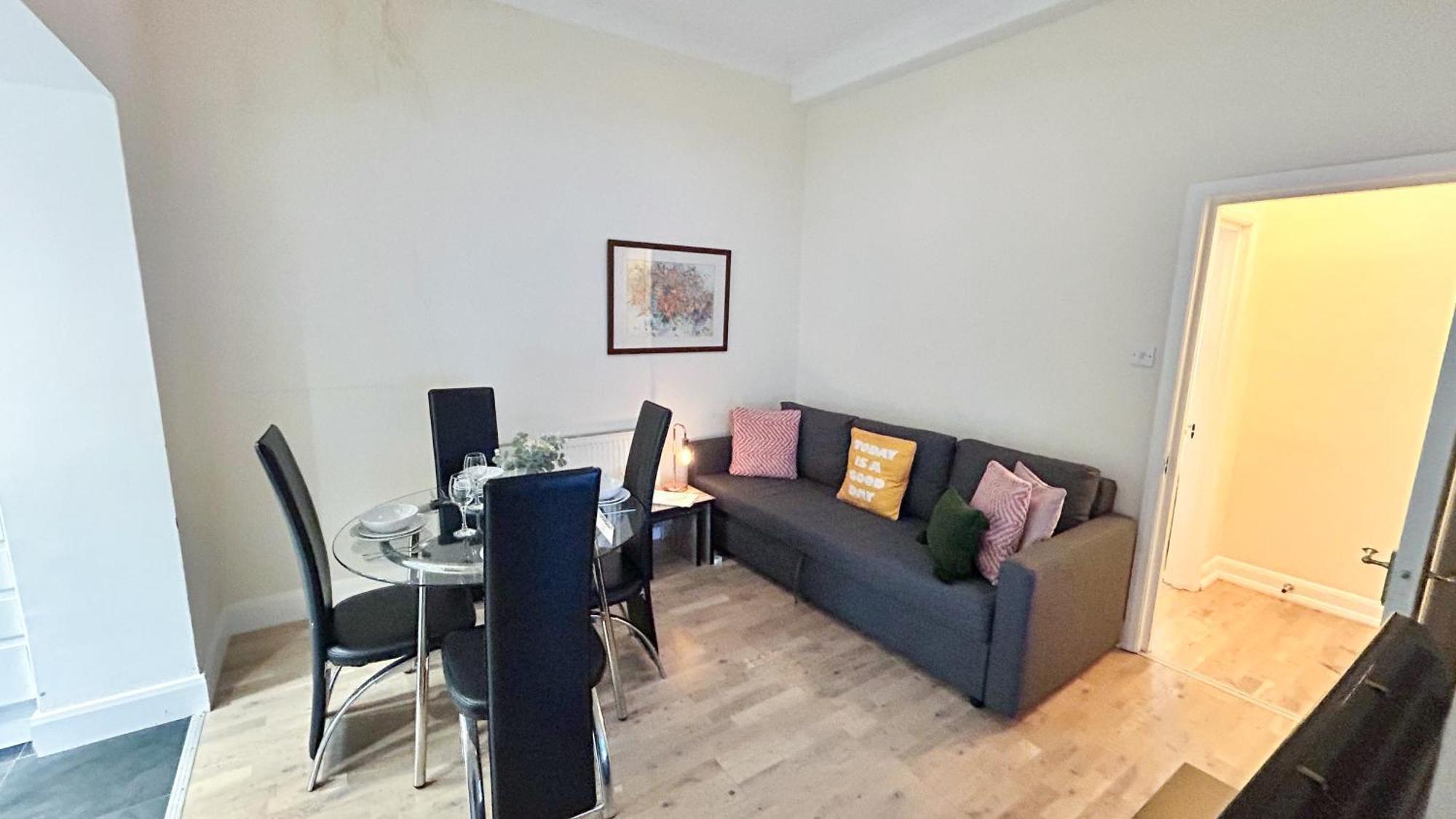 1-Bedroom Flat With Small Garden & Paid Parking In Finsbury Park, Highbury Londres Exterior foto
