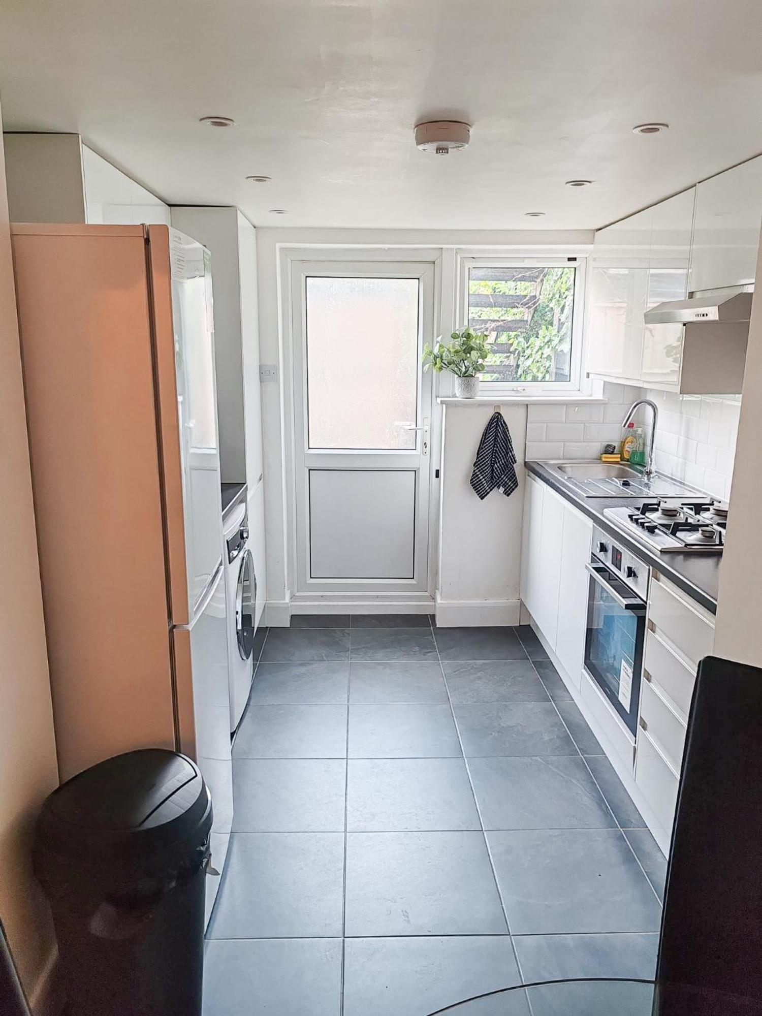 1-Bedroom Flat With Small Garden & Paid Parking In Finsbury Park, Highbury Londres Exterior foto