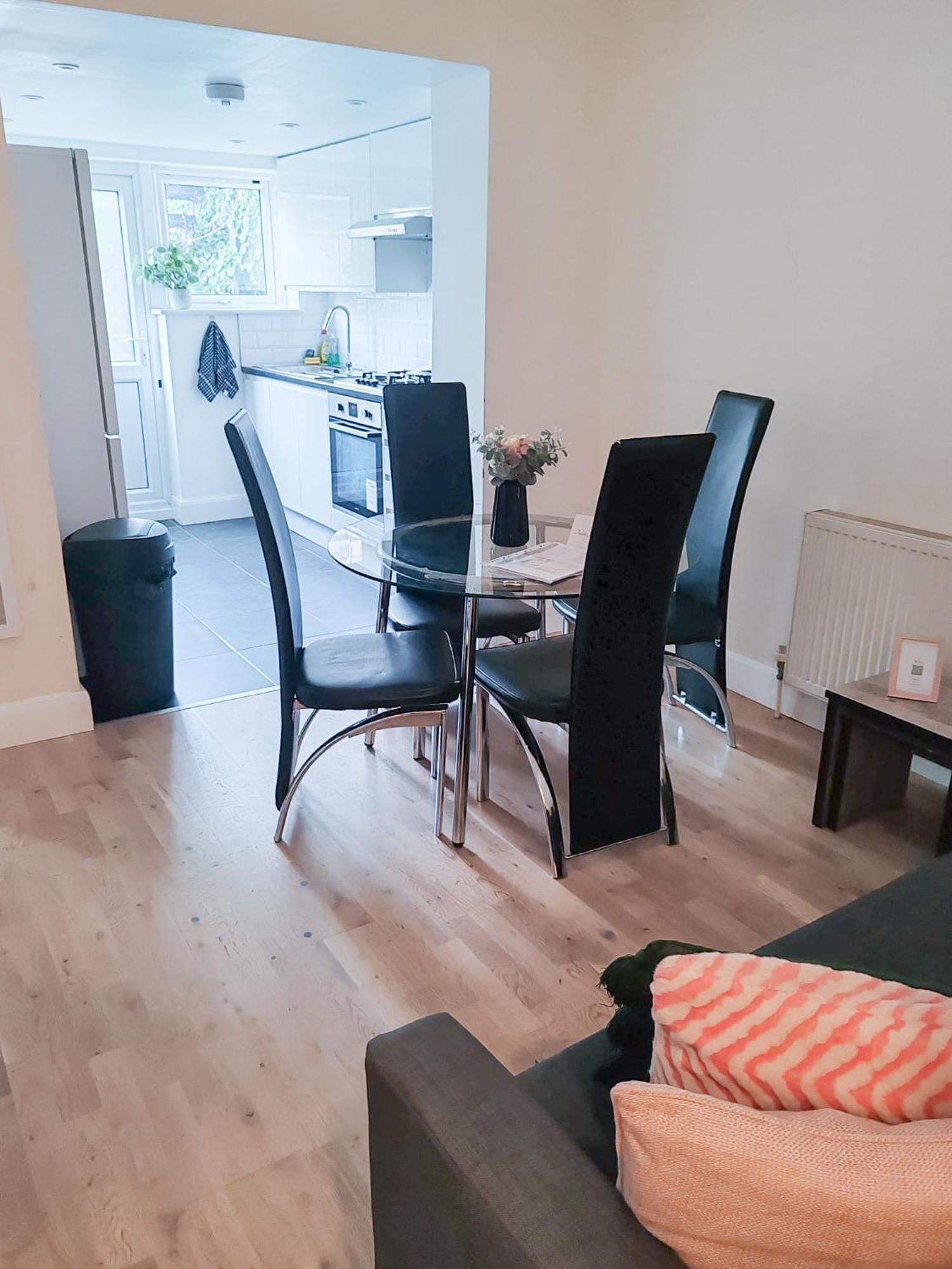 1-Bedroom Flat With Small Garden & Paid Parking In Finsbury Park, Highbury Londres Exterior foto