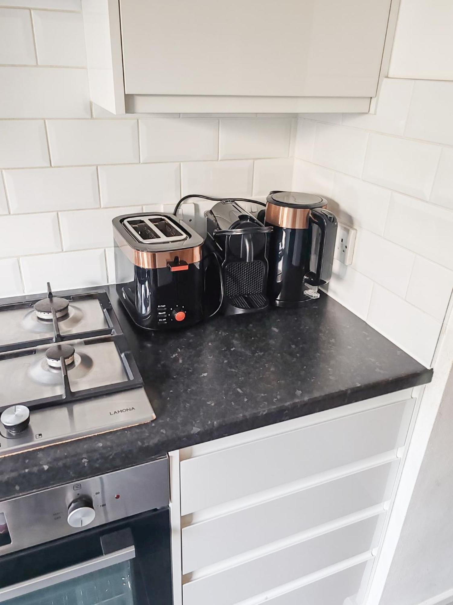 1-Bedroom Flat With Small Garden & Paid Parking In Finsbury Park, Highbury Londres Exterior foto