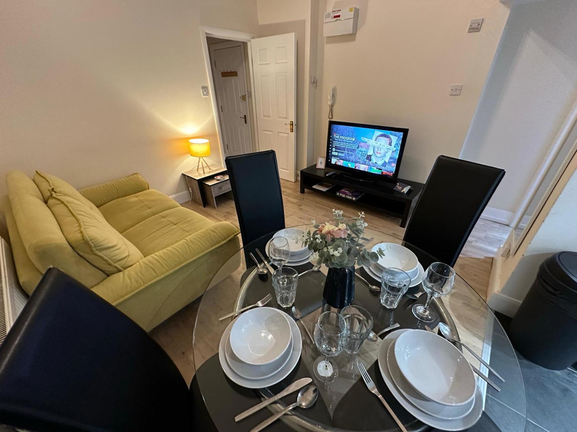 1-Bedroom Flat With Small Garden & Paid Parking In Finsbury Park, Highbury Londres Exterior foto